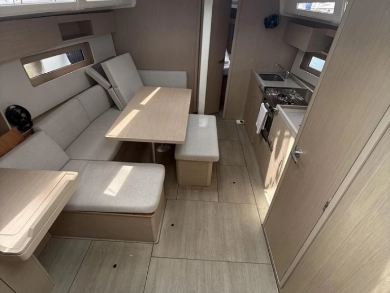 Noleggiare una Bénéteau Oceanis 37.1 a Kos