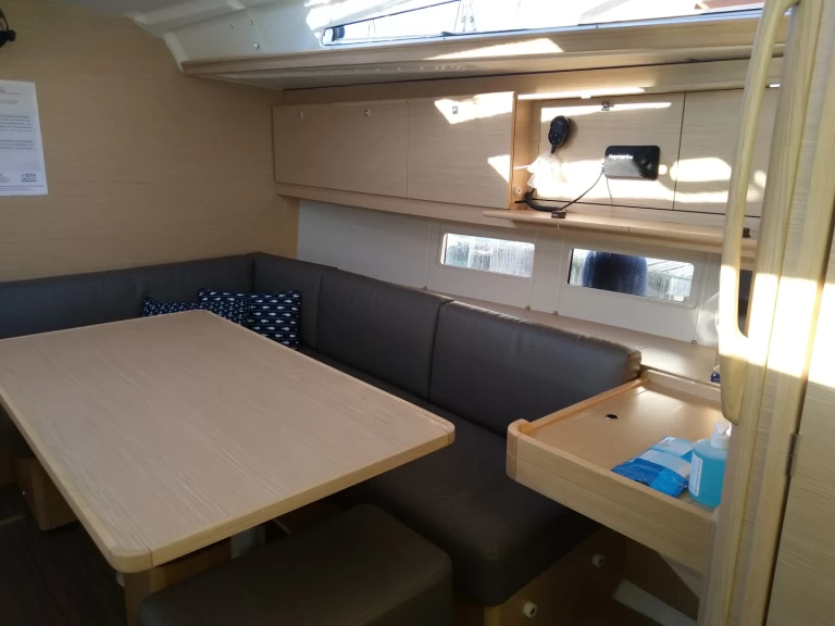 Noleggio Barca a vela con o senza skipper Dufour a Néa Péramos