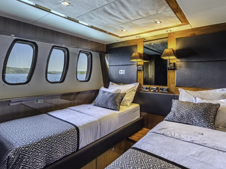 Noleggio a Trogir – Sunseeker Sunseeker Yacht 34M su SamBoat