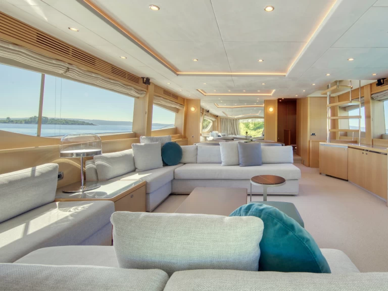 Yacht di lusso a noleggio a Trogir al miglior prezzo