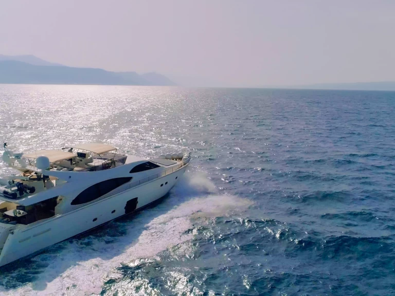 Noleggiare una Ferretti Ferretti 780 a Spalato