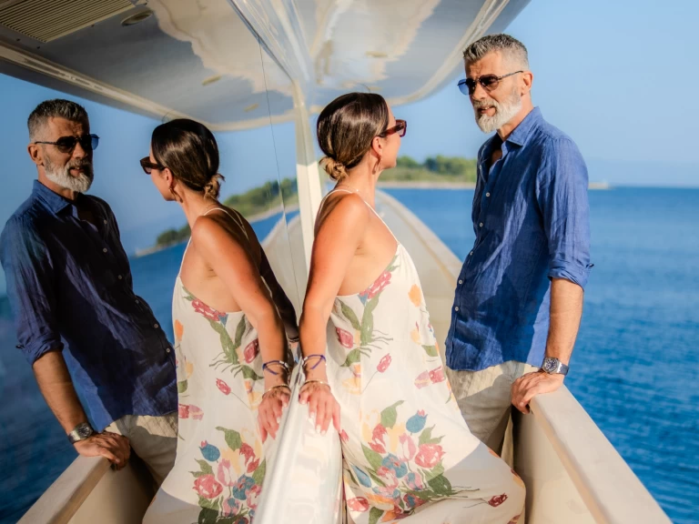  Motoryacht da affittare a  Kaštel Gomilica