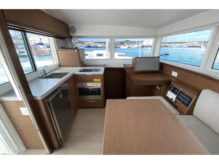 Noleggiare una Lagoon Lagoon 40 a Nettuno