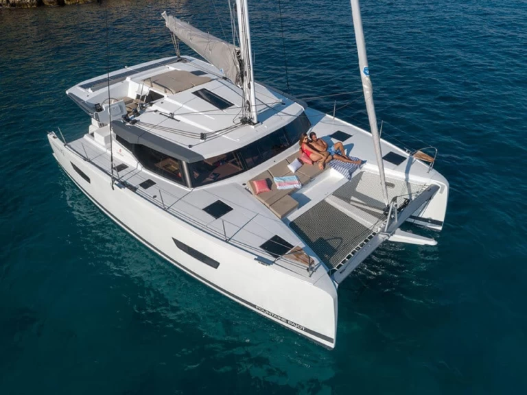 Fountaine Pajot Astrea 42 da affittare a  Palermo