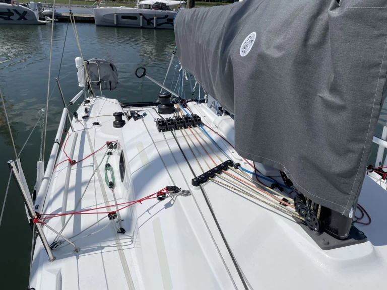 Barca a vela a noleggio a Lorient al miglior prezzo