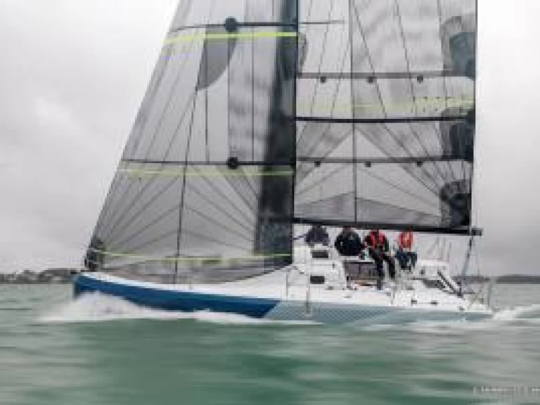 Noleggiare una Jeanneau SUN FAST 30 a Lorient