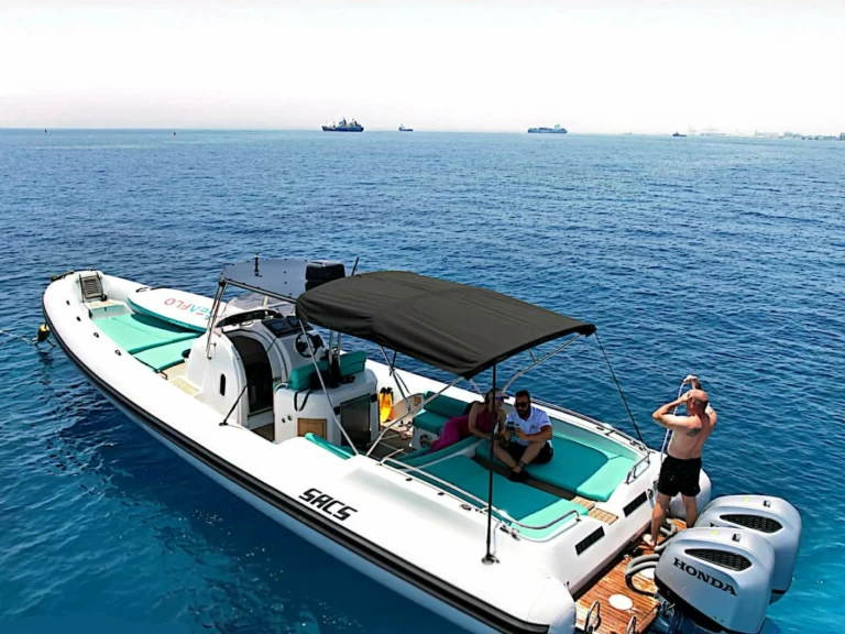 Gommone a noleggio a Limassol Marina al miglior prezzo