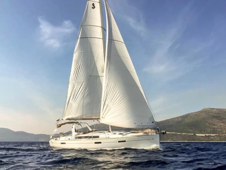 Noleggio barche Bénéteau Oceanis 45 a San Miguel De Abona su Samboat