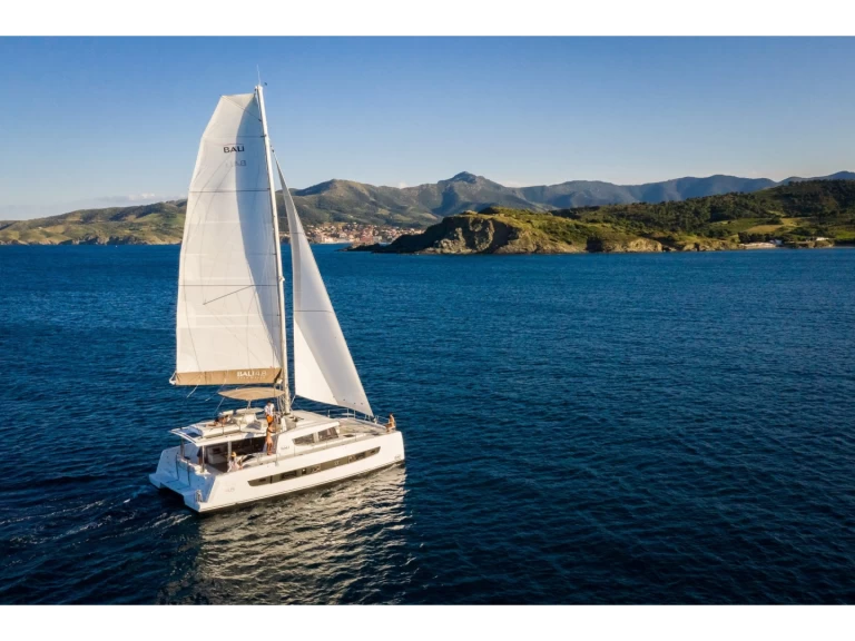 Noleggiare una Bali Bali 4.8 (4 cab +1) a Lávrio