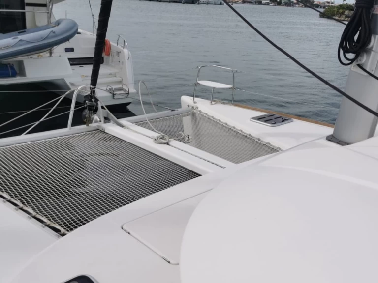 Noleggiare una Lagoon Lagoon 380 a Propriano