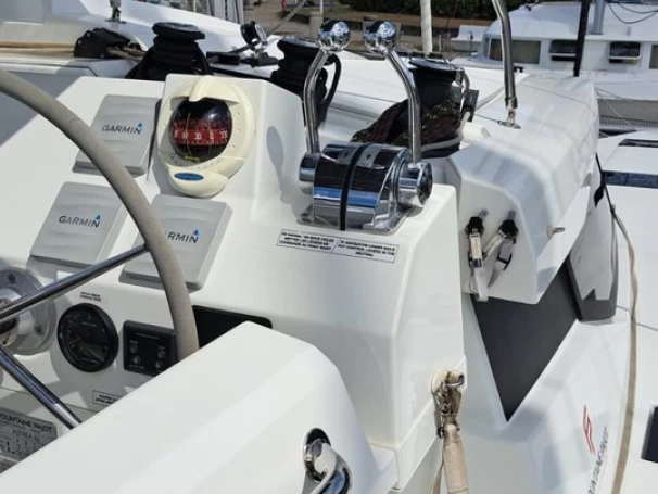 Noleggio Catamarano con o senza skipper Fountaine Pajot a Propriano