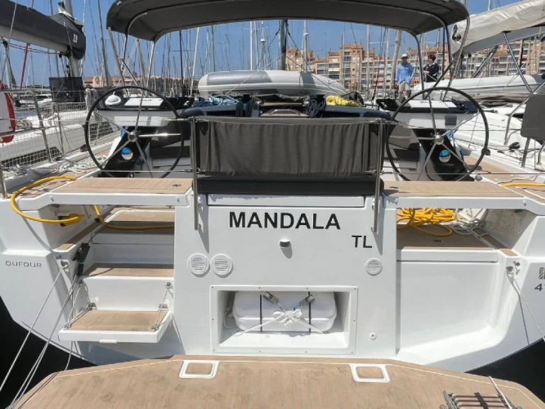 Barca a vela a noleggio a Hyères al miglior prezzo