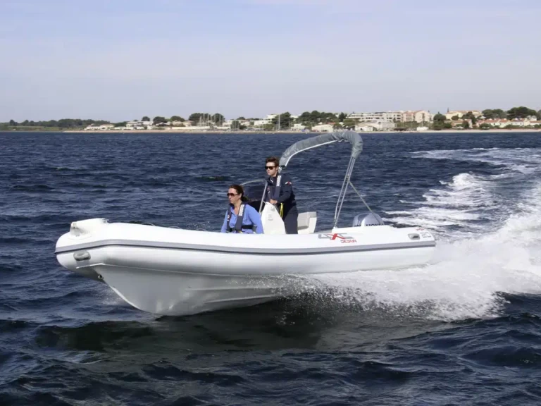 Noleggio Gommone con o senza skipper 4XC a San Fiorenzo