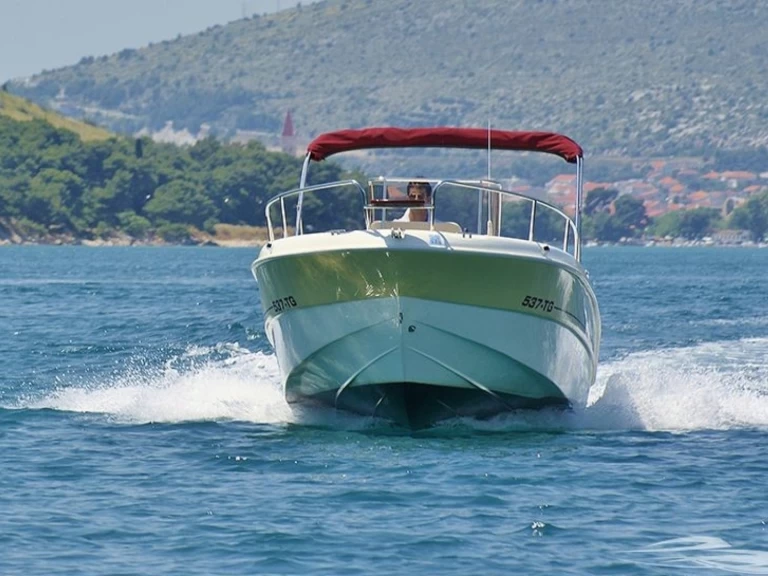 Noleggio Barca a motore Mingolla con patente nautica