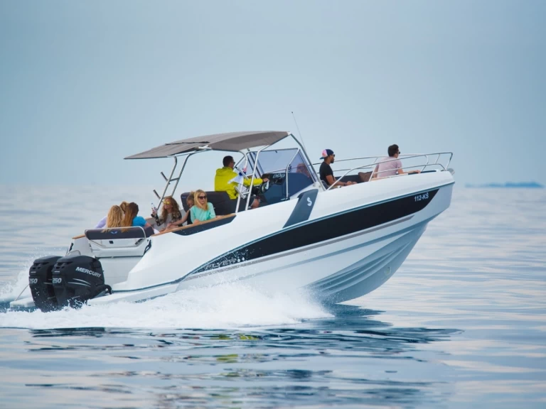 Noleggio barche Trogir economico Flyer 8.8 SPACEdeck