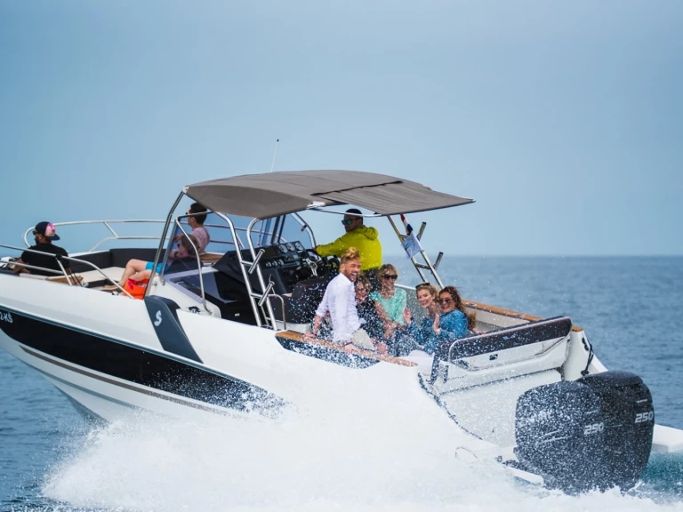 Noleggio Barca a motore con o senza skipper Bénéteau a Trogir