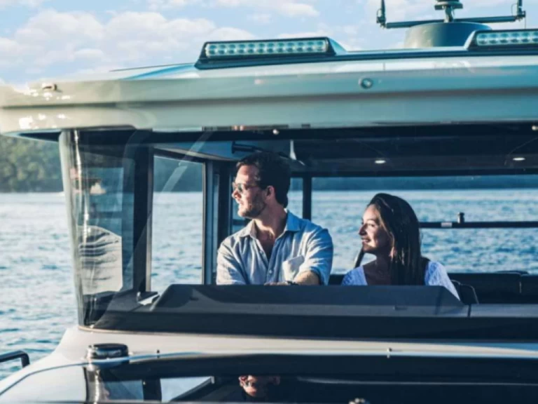 Noleggiare una Axopar Axopar 37 XC Cross Cabin a Portofino