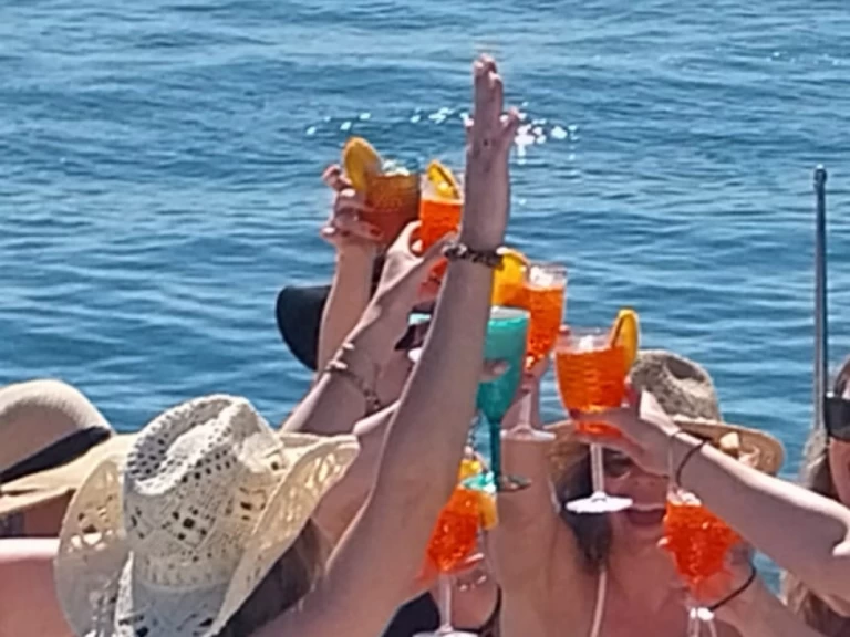 Noleggio Yacht di lusso con o senza skipper Doqueve a Marbella