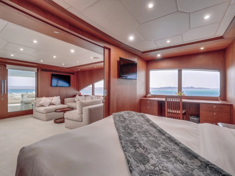 Barca a motore a noleggio a El Gouna al miglior prezzo