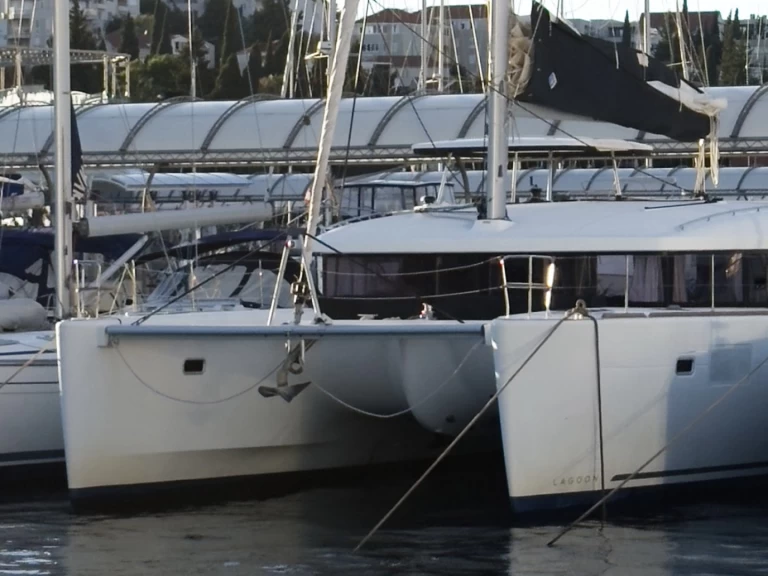 Noleggiare una Lagoon Lagoon 450 Sport Top a Rogosnizza