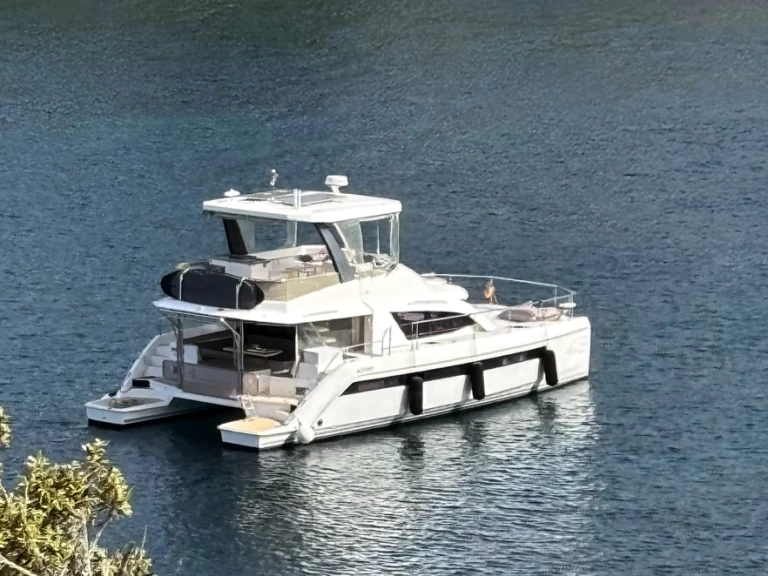 Barca a motore a noleggio a Hyères al miglior prezzo