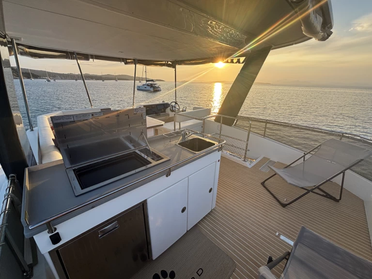 Noleggio a Hyères – Leopard Leopard 43 Powercat su SamBoat