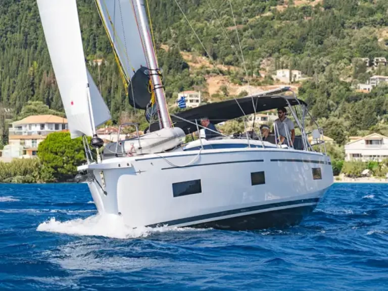 Noleggio barche Bavaria Bavaria C38 a Nikiána su Samboat