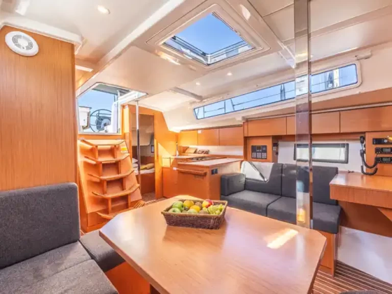 Noleggio a Nikiána – Bavaria Bavaria C38 su SamBoat