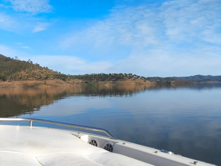 Noleggiare una Glastron SSV 215 a Ferragudo