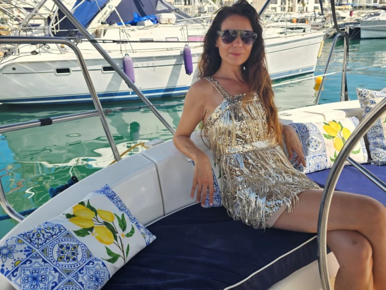 Noleggio barche Hunter Hunter 376 a Puerto Banús su Samboat