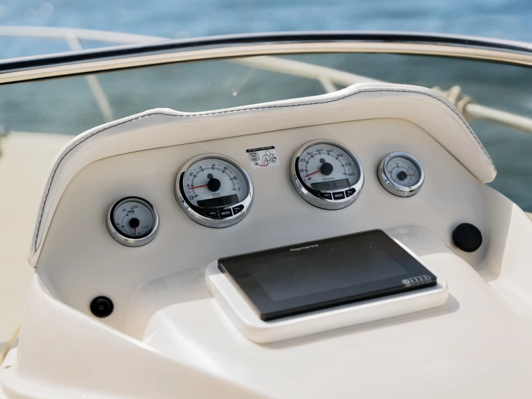 Noleggio Barca a motore a Zara – Eolo 730 HBS