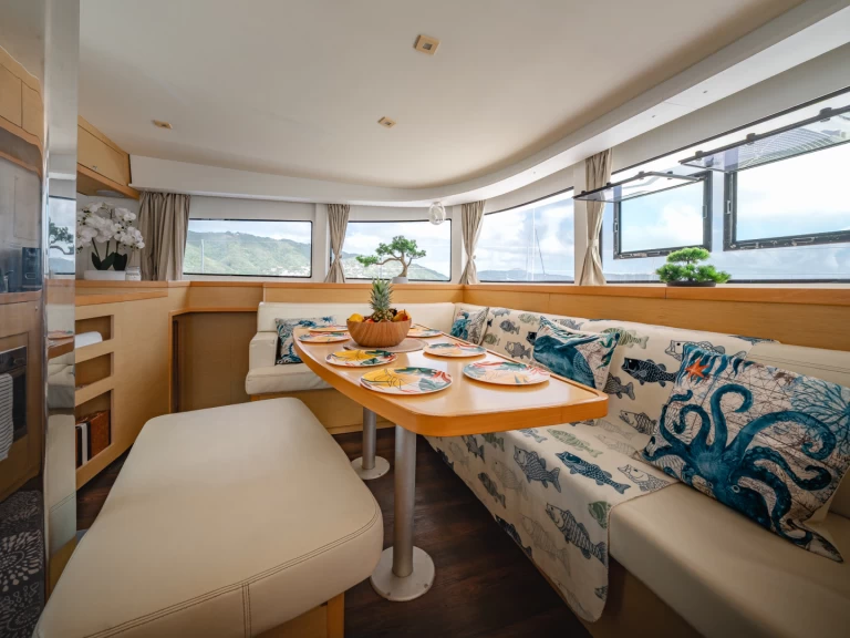 Noleggio Catamarano Lagoon con patente nautica