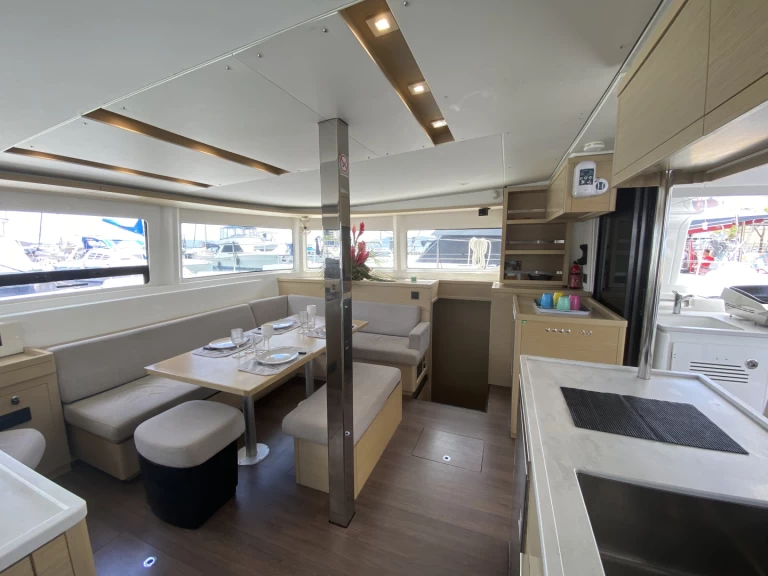 Noleggio Catamarano a Le Marin – Lagoon Lagoon 46