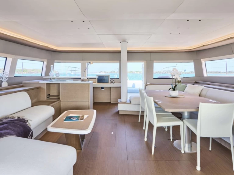 Lagoon AMAREA da affittare a  Atene