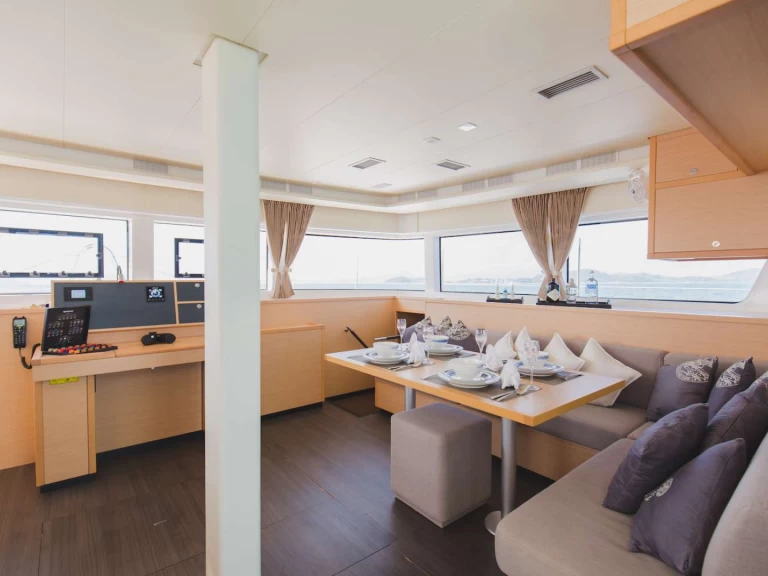 Noleggio Yacht di lusso a Phuket (City) – Lagoon Blue Moon