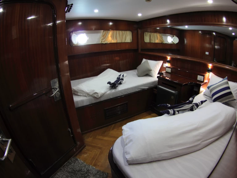 Noleggio Yacht di lusso  con patente nautica