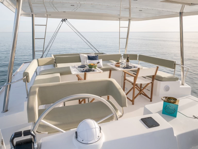 Catamarano a noleggio a Port d'Andratx al miglior prezzo