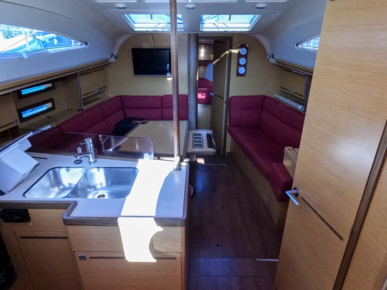 Noleggio Barca a vela a Isola – Elan Impression 394