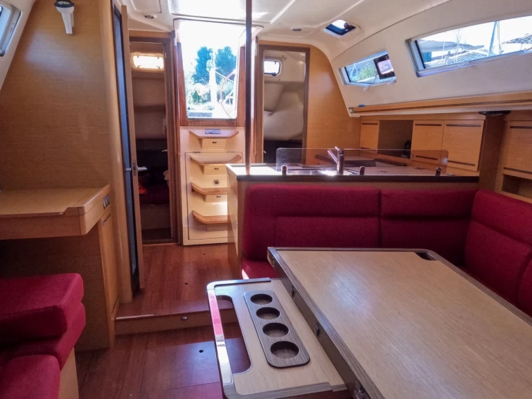 Noleggio barche Elan Impression 394 a Isola su Samboat