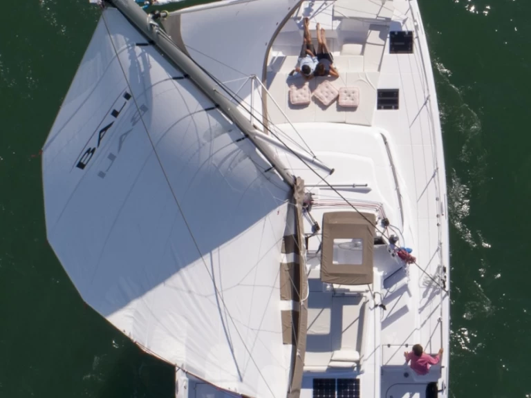 Catamarano a noleggio a Pirovac al miglior prezzo