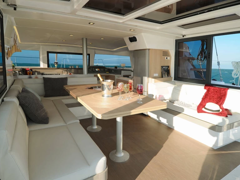 Noleggio Catamarano Bali con patente nautica