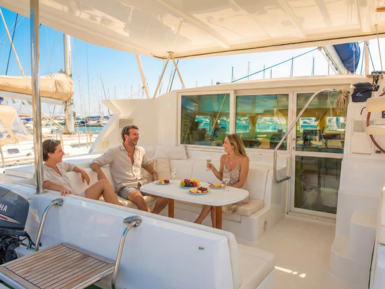 Lagoon Lagoon 42 da affittare a  Atene