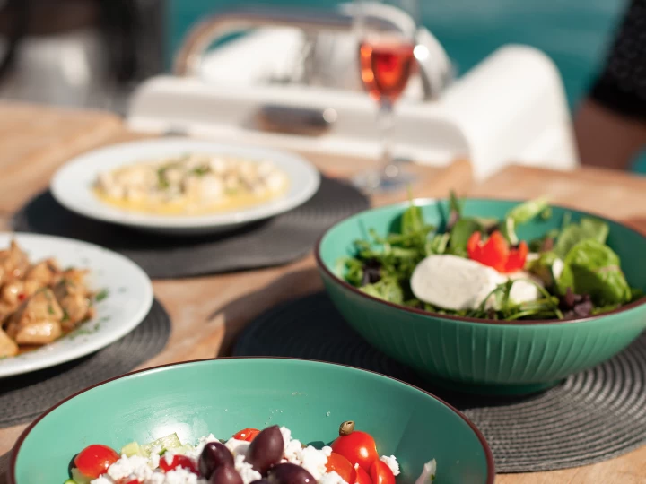 Noleggiare una Lagoon Lagoon 42 a Atene