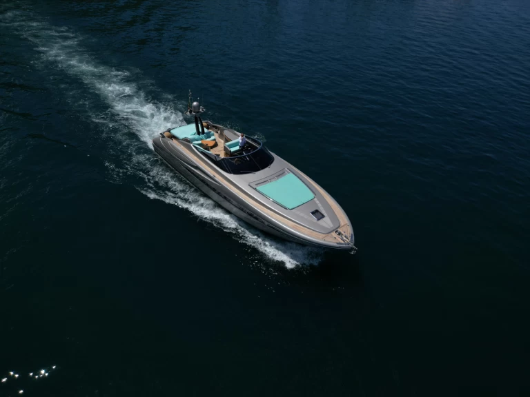Noleggio Yacht di lusso Riva con patente nautica