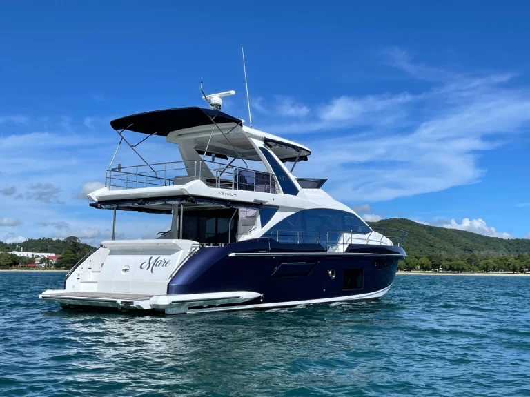 Noleggio Yacht di lusso Azimut con patente nautica