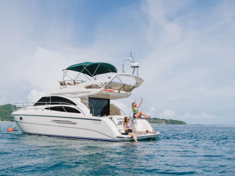 Noleggio Barca a motore Princess con patente nautica