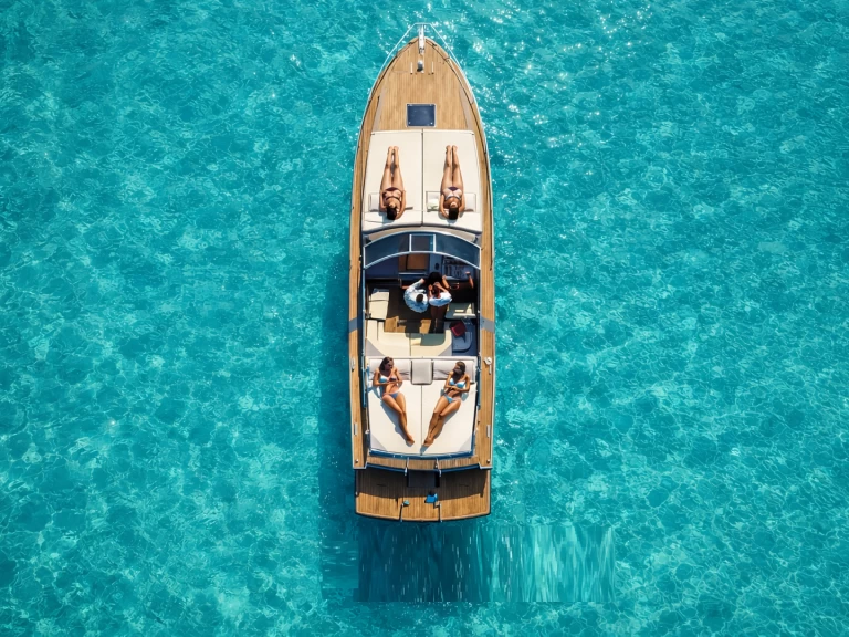 Noleggio Barca a motore a Sorrento – Itama Itama 38