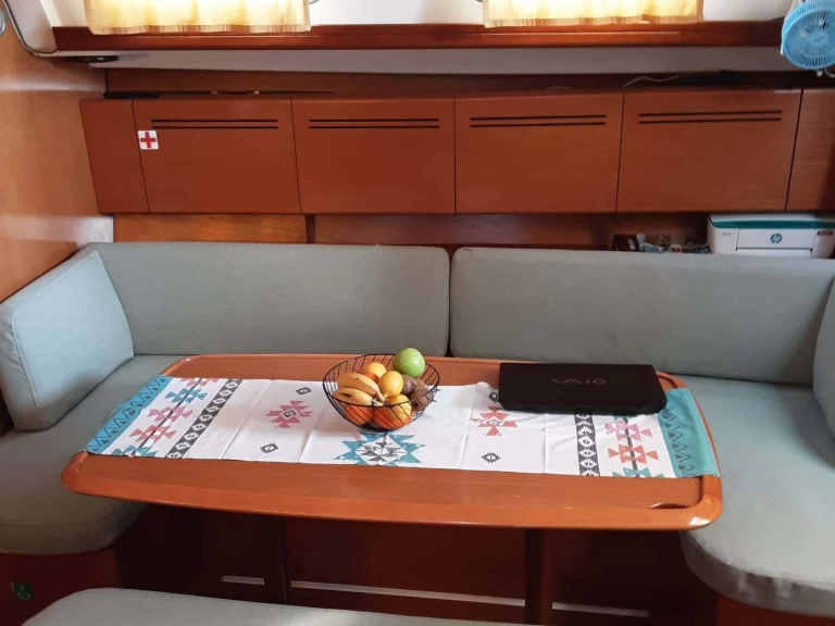 Noleggiare una Bénéteau Cyclades 43.4 a Salamína