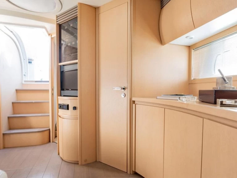 Noleggio barche Olbia economico Pershing 50.1