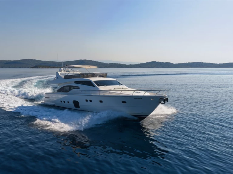 Noleggio barche Ferretti Ferretti Yachts 681 a Spalato su Samboat